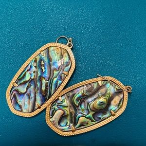 🦚 Kendra Scott “Danielle” Earrings in Abalone 🦚